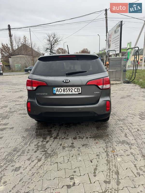 Внедорожник / Кроссовер Kia Sorento 2013 в Берегово