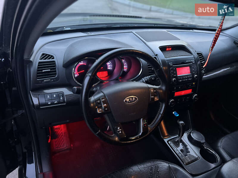 Внедорожник / Кроссовер Kia Sorento 2012 в Николаеве