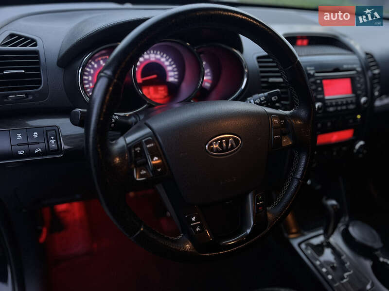 Внедорожник / Кроссовер Kia Sorento 2012 в Николаеве