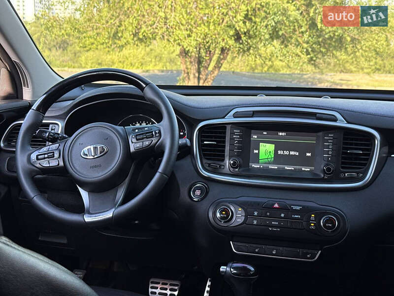 Внедорожник / Кроссовер Kia Sorento 2015 в Кривом Роге