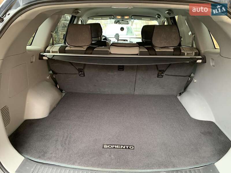 Внедорожник / Кроссовер Kia Sorento 2011 в Каменец-Подольском