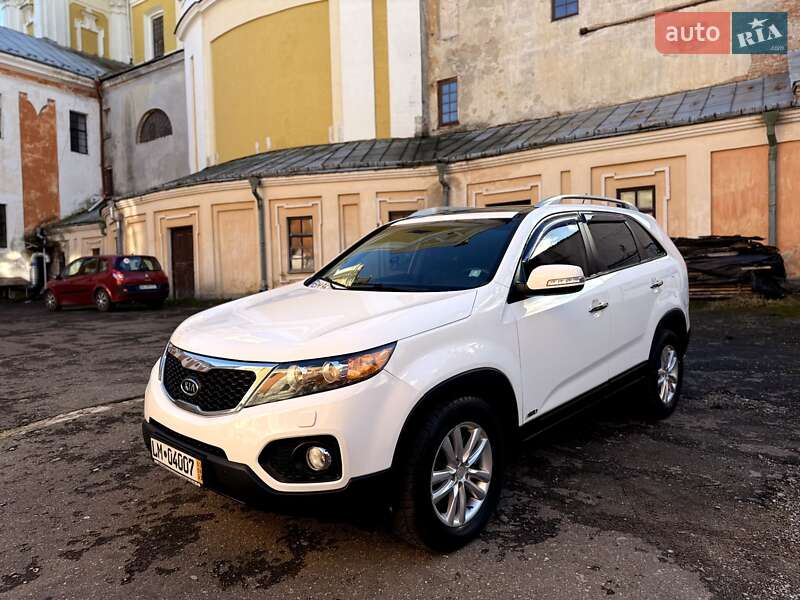 Внедорожник / Кроссовер Kia Sorento 2010 в Кременце