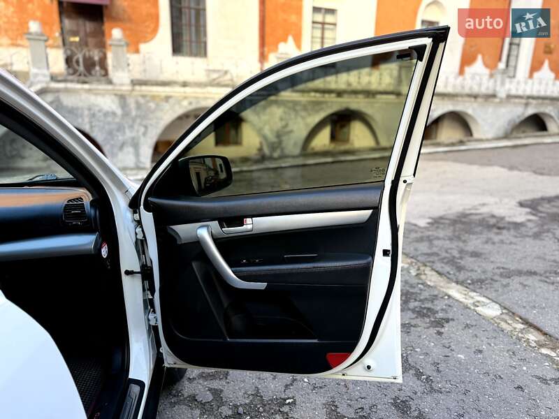 Внедорожник / Кроссовер Kia Sorento 2010 в Кременце