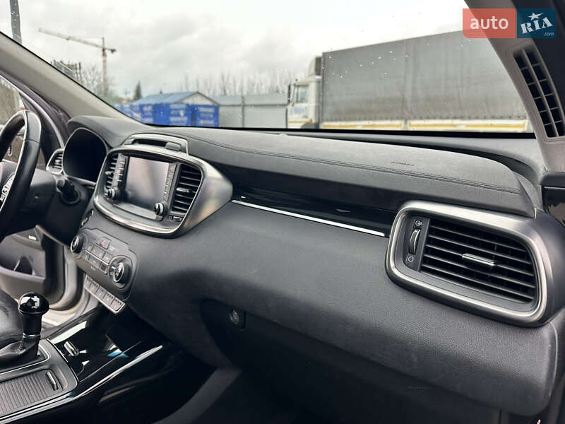 Внедорожник / Кроссовер Kia Sorento 2016 в Дубно