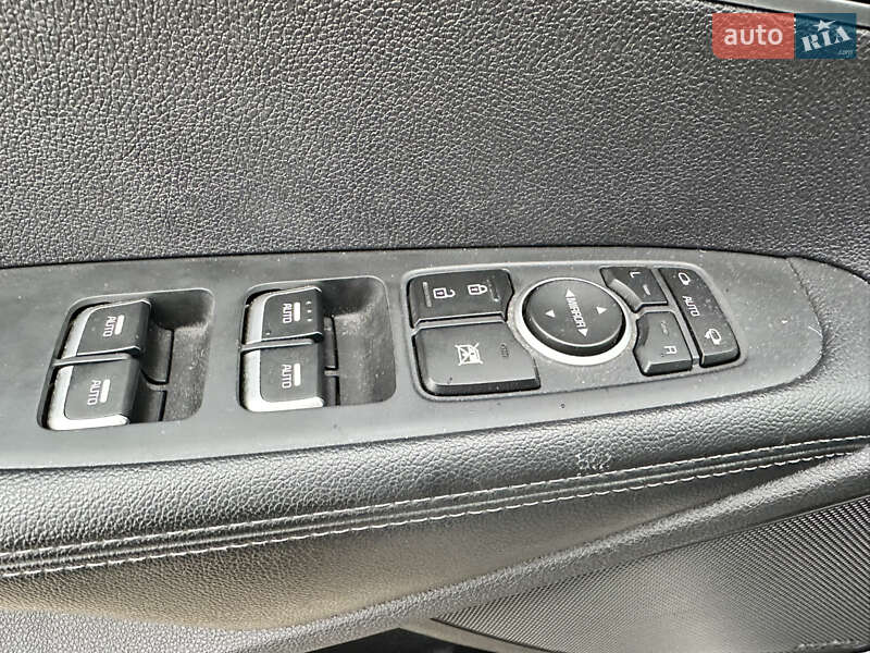 Внедорожник / Кроссовер Kia Sorento 2016 в Дубно