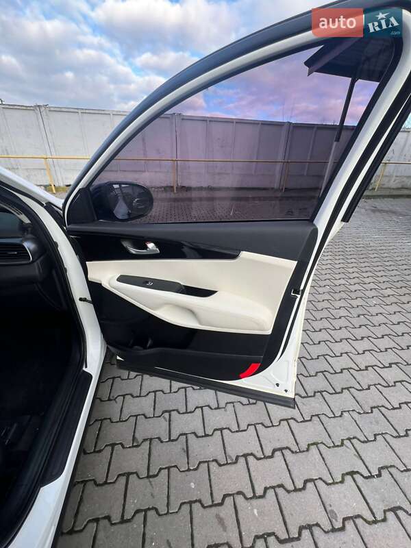 Внедорожник / Кроссовер Kia Sorento 2018 в Шептицькому фото 18 Внедорожник / Кроссовер Kia Sorento 2018 в Шептицькому