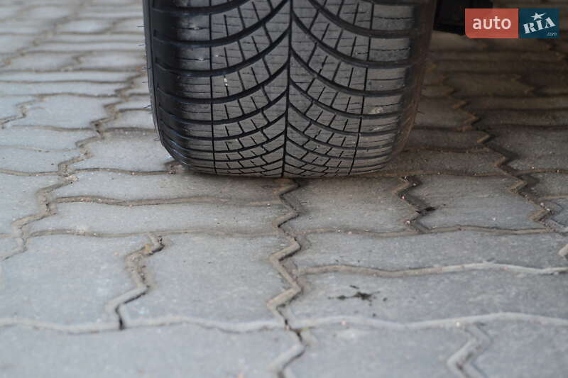 Внедорожник / Кроссовер Kia Sorento 2013 в Дрогобыче