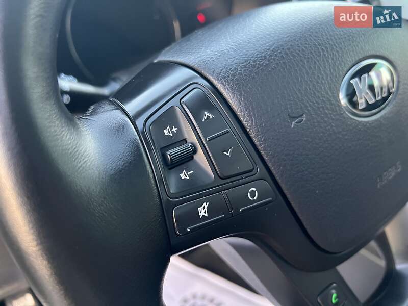 Внедорожник / Кроссовер Kia Sorento 2013 в Дрогобыче