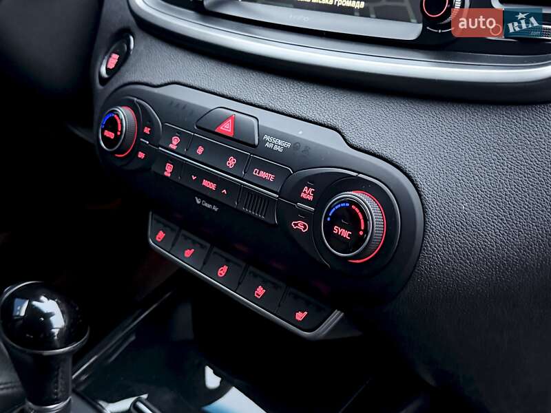 Внедорожник / Кроссовер Kia Sorento 2016 в Ковеле