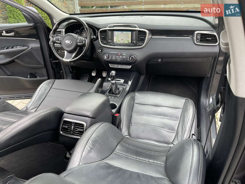 Внедорожник / Кроссовер Kia Sorento 2017 в Стрые