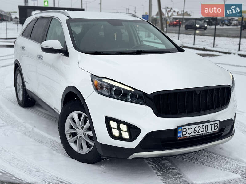 Позашляховик / Кросовер Kia Sorento 2016 в Львові