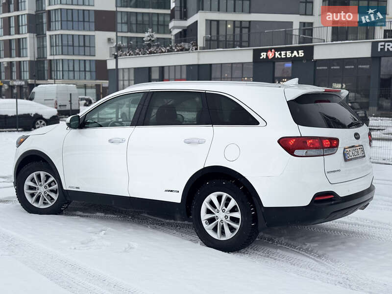 Позашляховик / Кросовер Kia Sorento 2016 в Львові