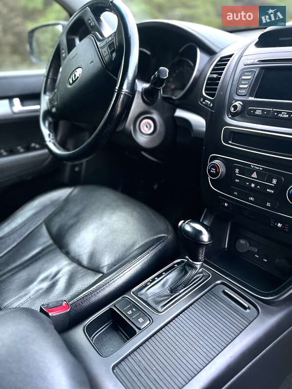 Внедорожник / Кроссовер Kia Sorento 2013 в Ахтырке