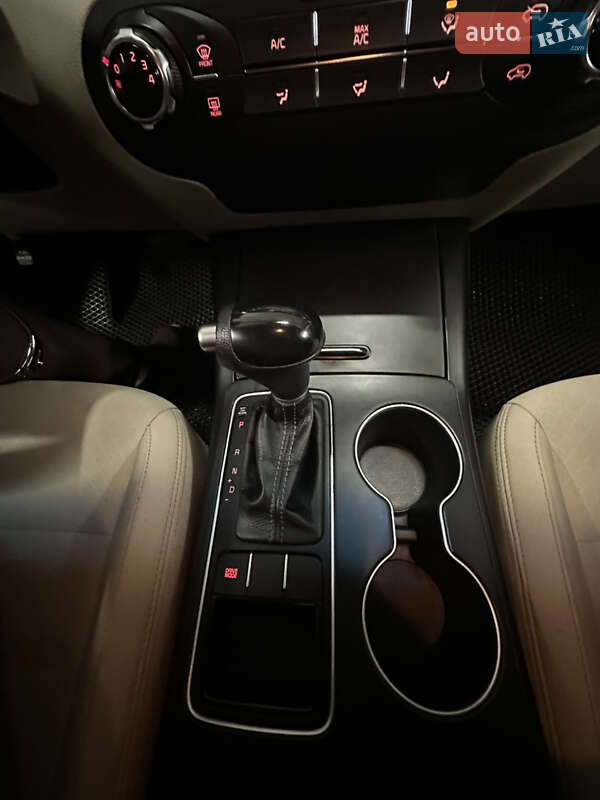 Внедорожник / Кроссовер Kia Sorento 2016 в Львове