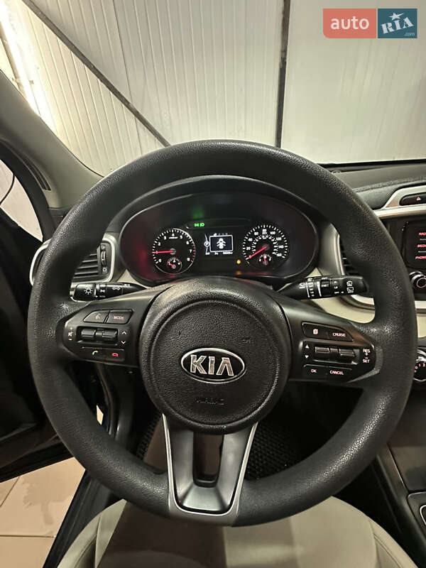 Внедорожник / Кроссовер Kia Sorento 2016 в Львове