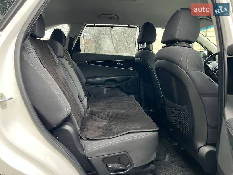 Позашляховик / Кросовер Kia Sorento 2018 в Івано-Франківську фото 27 Позашляховик / Кросовер Kia Sorento 2018 в Івано-Франківську