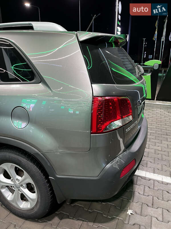 Позашляховик / Кросовер Kia Sorento 2012 в Одесі