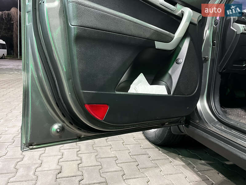 Позашляховик / Кросовер Kia Sorento 2012 в Одесі