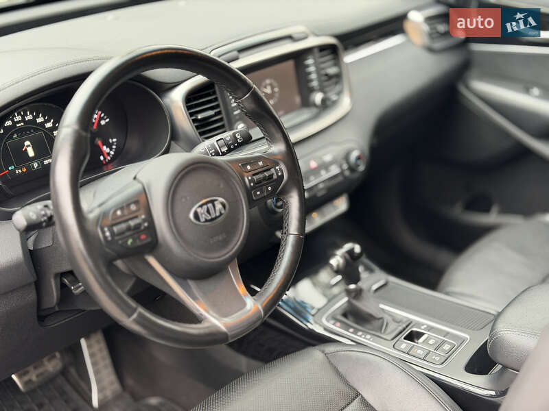 Позашляховик / Кросовер Kia Sorento 2015 в Луцьку