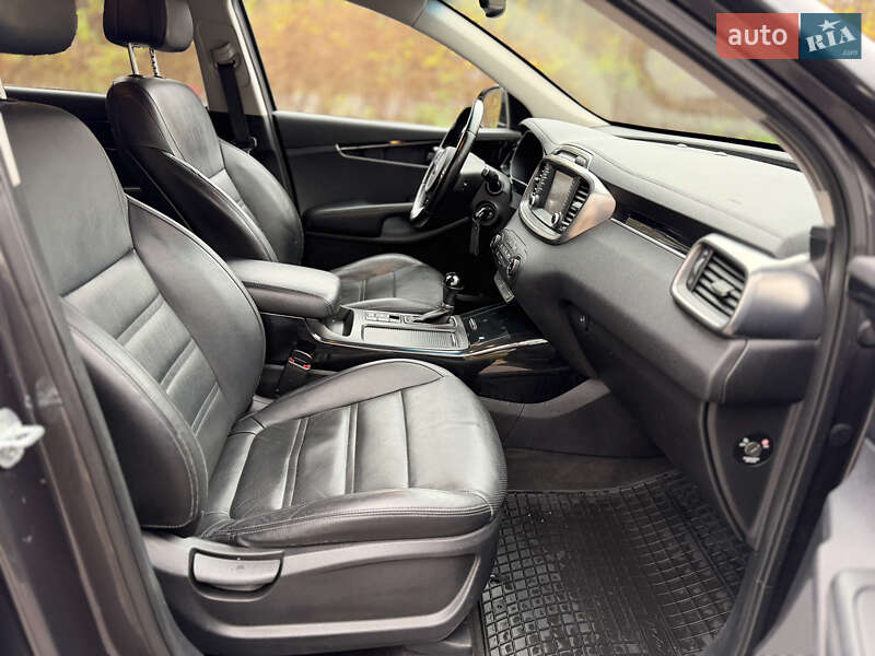 Позашляховик / Кросовер Kia Sorento 2015 в Луцьку