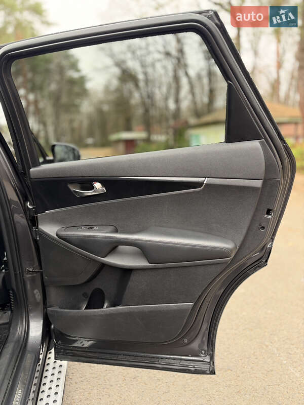 Позашляховик / Кросовер Kia Sorento 2015 в Луцьку