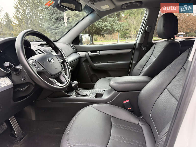 Внедорожник / Кроссовер Kia Sorento 2015 в Ровно