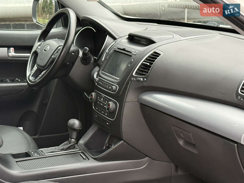 Внедорожник / Кроссовер Kia Sorento 2015 в Ровно