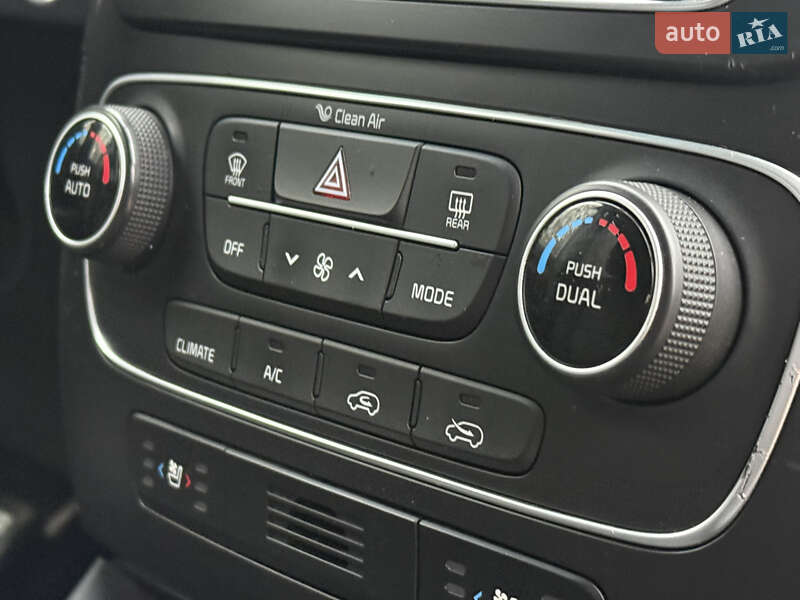 Внедорожник / Кроссовер Kia Sorento 2015 в Ровно