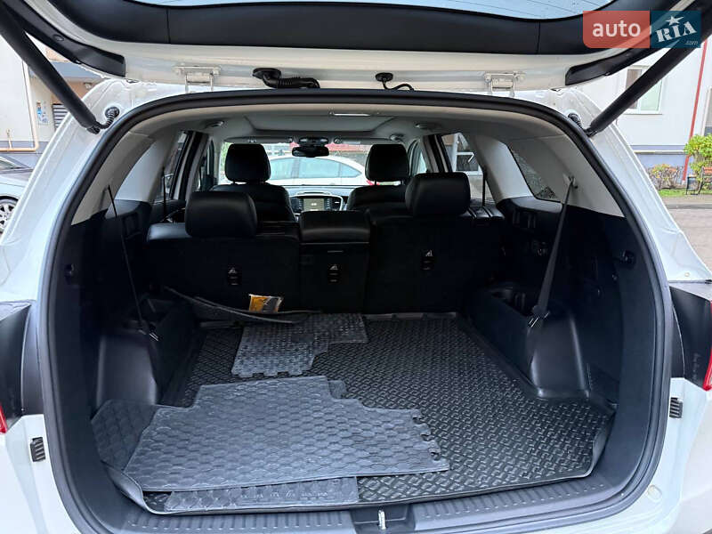 Внедорожник / Кроссовер Kia Sorento 2016 в Ужгороде