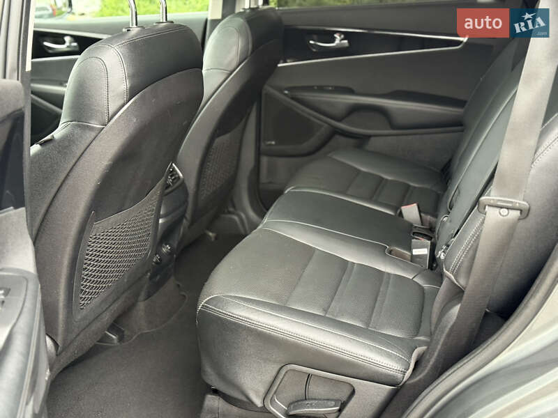 Позашляховик / Кросовер Kia Sorento 2015 в Стрию