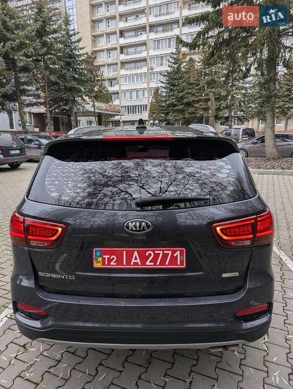 Внедорожник / Кроссовер Kia Sorento 2017 в Тернополе
