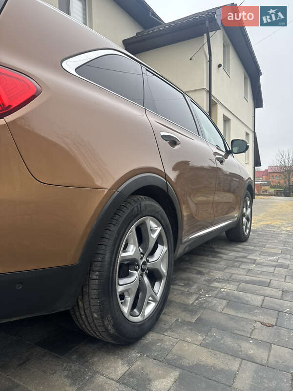 Позашляховик / Кросовер Kia Sorento 2015 в Рівному