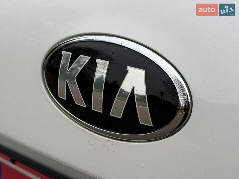 Внедорожник / Кроссовер Kia Sorento 2015 в Ровно фото 31 Внедорожник / Кроссовер Kia Sorento 2015 в Ровно