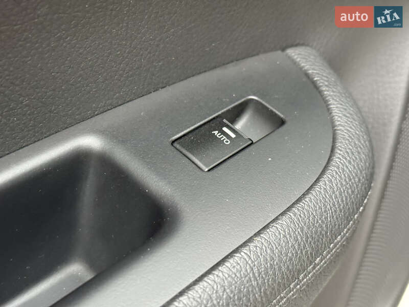 Внедорожник / Кроссовер Kia Sorento 2015 в Ровно фото 43 Внедорожник / Кроссовер Kia Sorento 2015 в Ровно