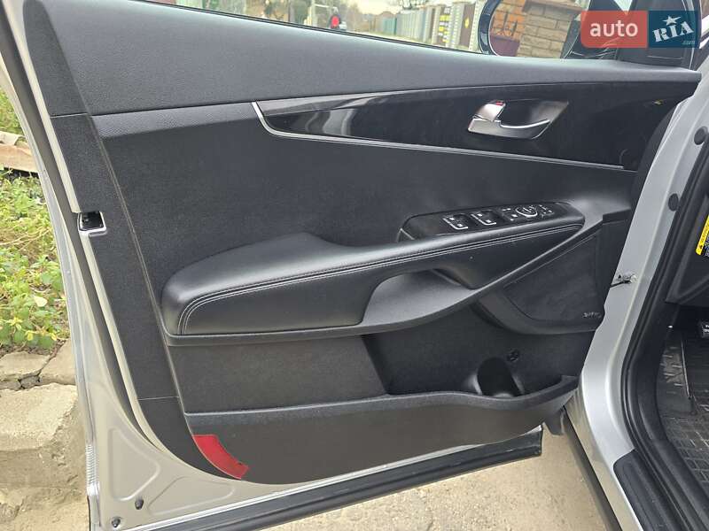 Внедорожник / Кроссовер Kia Sorento 2015 в Запорожье