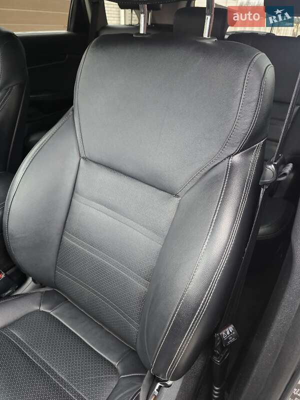 Внедорожник / Кроссовер Kia Sorento 2015 в Запорожье