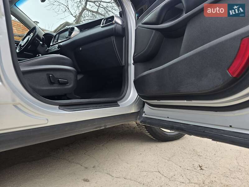 Внедорожник / Кроссовер Kia Sorento 2015 в Запорожье