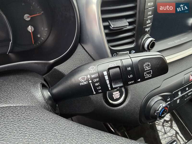 Внедорожник / Кроссовер Kia Sorento 2015 в Запорожье