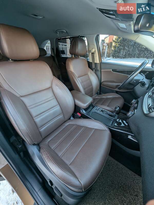 Позашляховик / Кросовер Kia Sorento 2015 в Тернополі