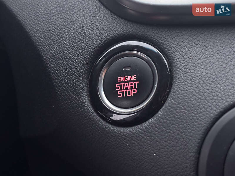 Внедорожник / Кроссовер Kia Sorento 2017 в Полтаве