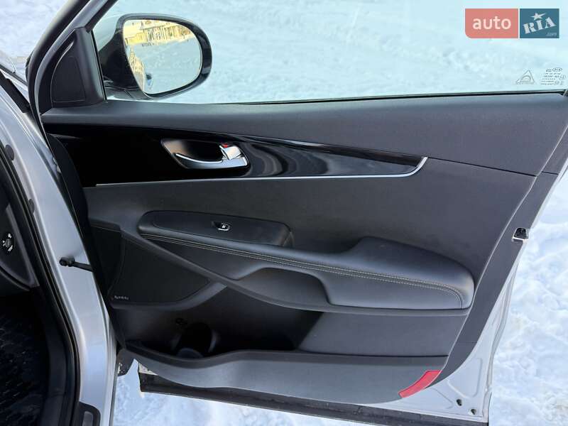 Внедорожник / Кроссовер Kia Sorento 2016 в Бродах