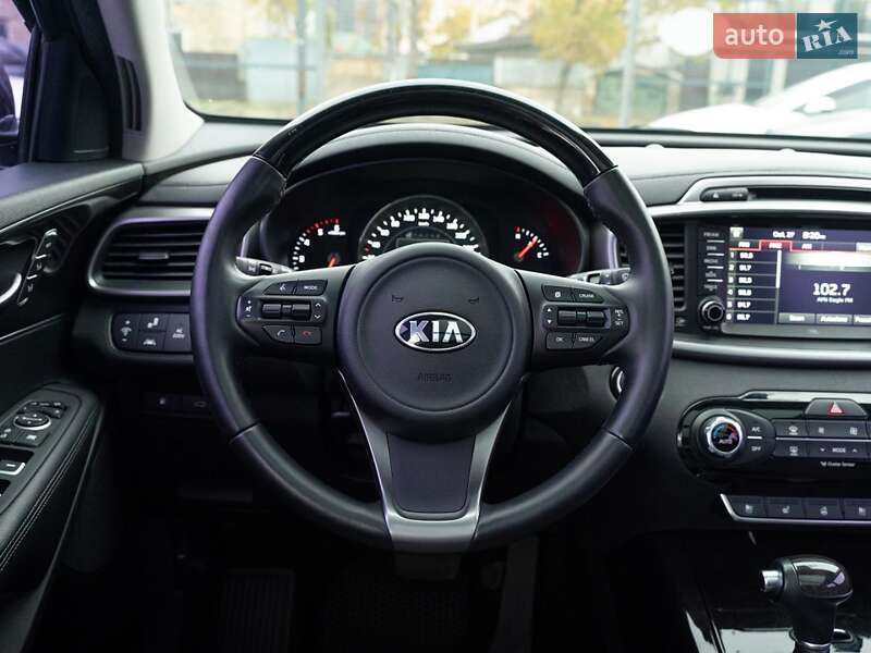 Внедорожник / Кроссовер Kia Sorento 2015 в Краснограде