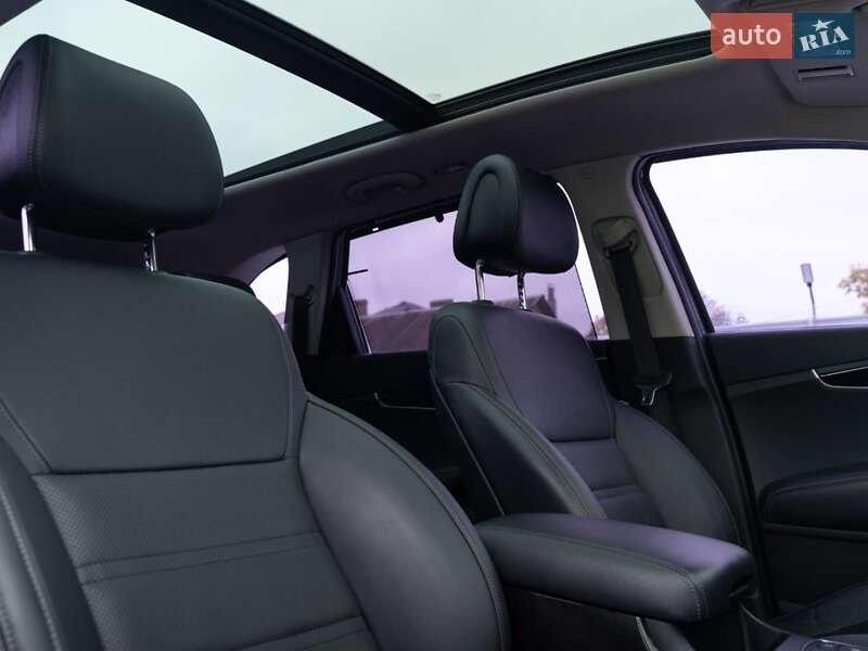 Внедорожник / Кроссовер Kia Sorento 2015 в Краснограде