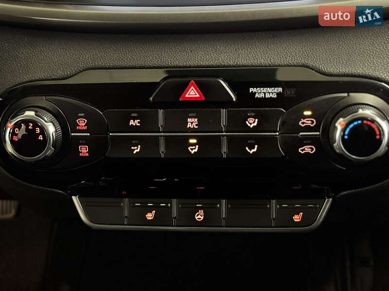 Внедорожник / Кроссовер Kia Sorento 2016 в Николаеве