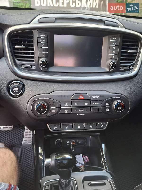 Внедорожник / Кроссовер Kia Sorento 2016 в Киеве