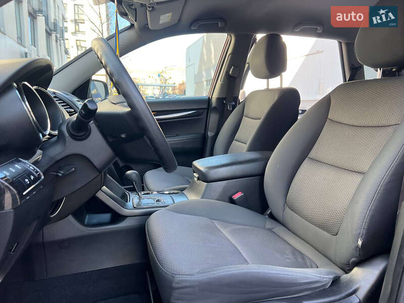Внедорожник / Кроссовер Kia Sorento 2012 в Киеве