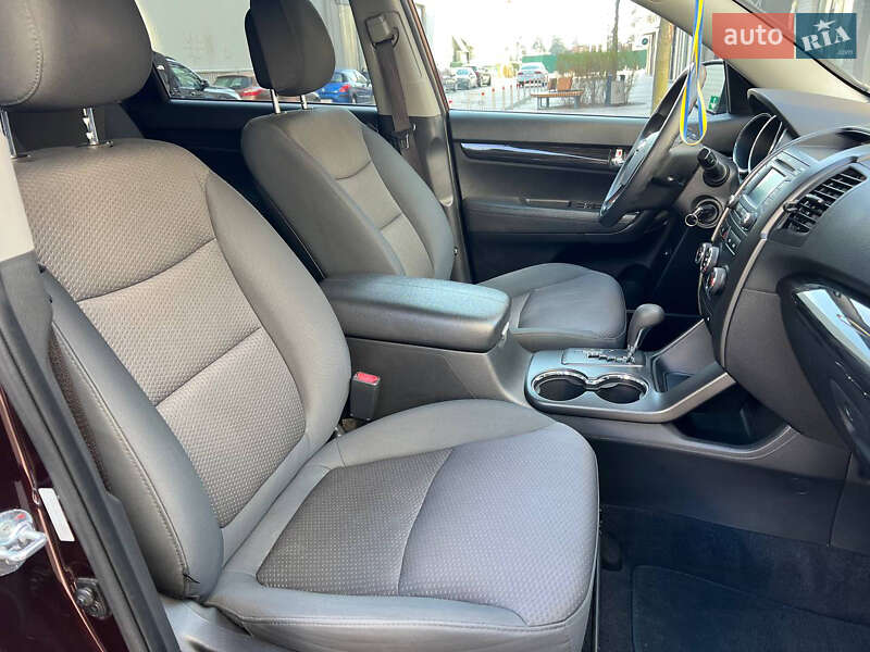 Внедорожник / Кроссовер Kia Sorento 2012 в Киеве