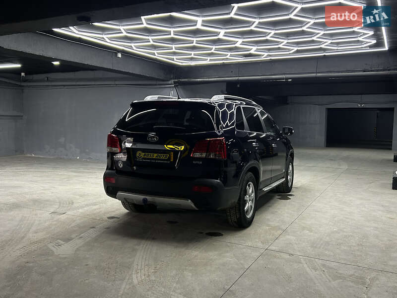 Внедорожник / Кроссовер Kia Sorento 2010 в Черновцах