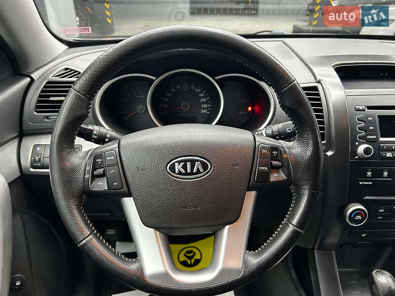 Внедорожник / Кроссовер Kia Sorento 2010 в Черновцах