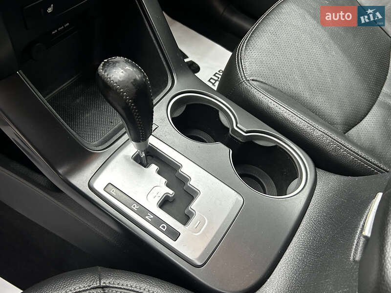 Внедорожник / Кроссовер Kia Sorento 2010 в Черновцах